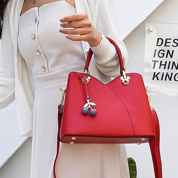 CARTERA DAMA | BOLSO DE MANO ROJO CON DIJE CEREZAS