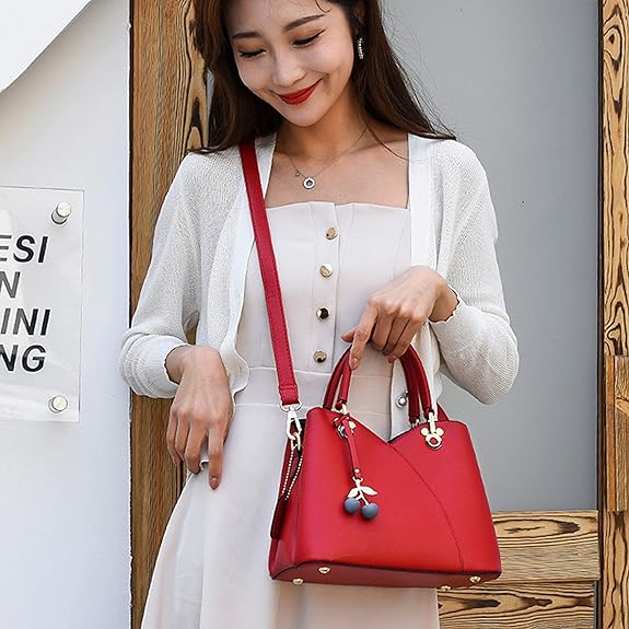 CARTERA DAMA | BOLSO DE MANO ROJO CON DIJE CEREZAS